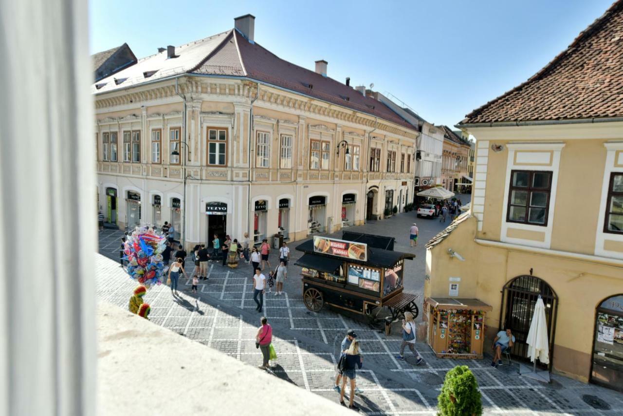 Top Royal Central Braşov Exteriör bild